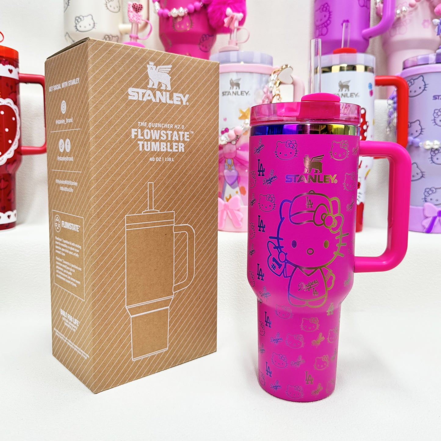 🔥40 OZ Stanley Tumbler Sanrio Hello Kitty Co-branded collection withAccessories，MixWholesale Available,Constantly Updated.