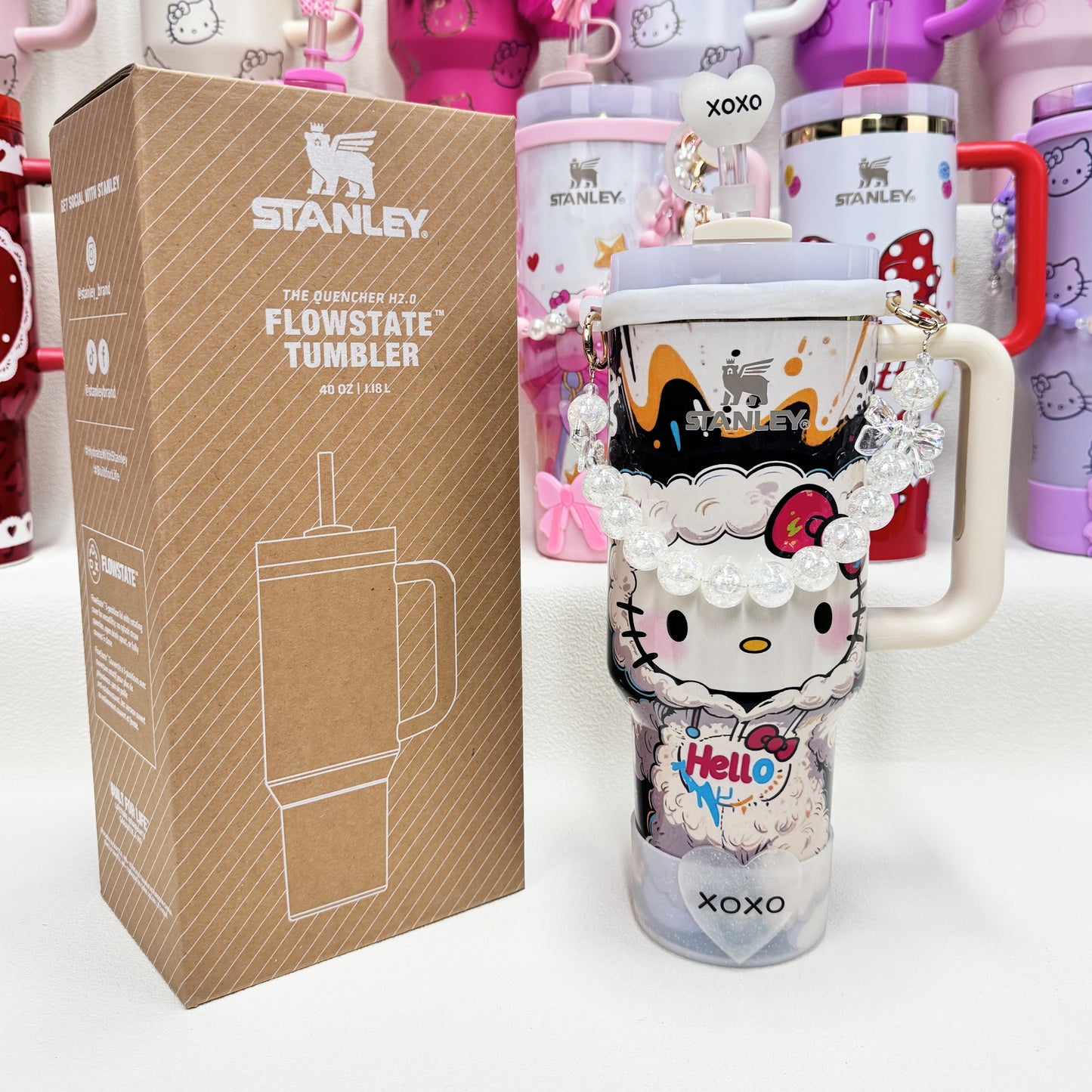 🔥40 OZ Stanley Tumbler Sanrio Hello Kitty Co-branded collection withAccessories，MixWholesale Available,Constantly Updated.