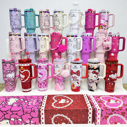 🔥40 OZ Stanley Tumbler Sanrio Hello Kitty Co-branded collection withAccessories，MixWholesale Available,Constantly Updated.