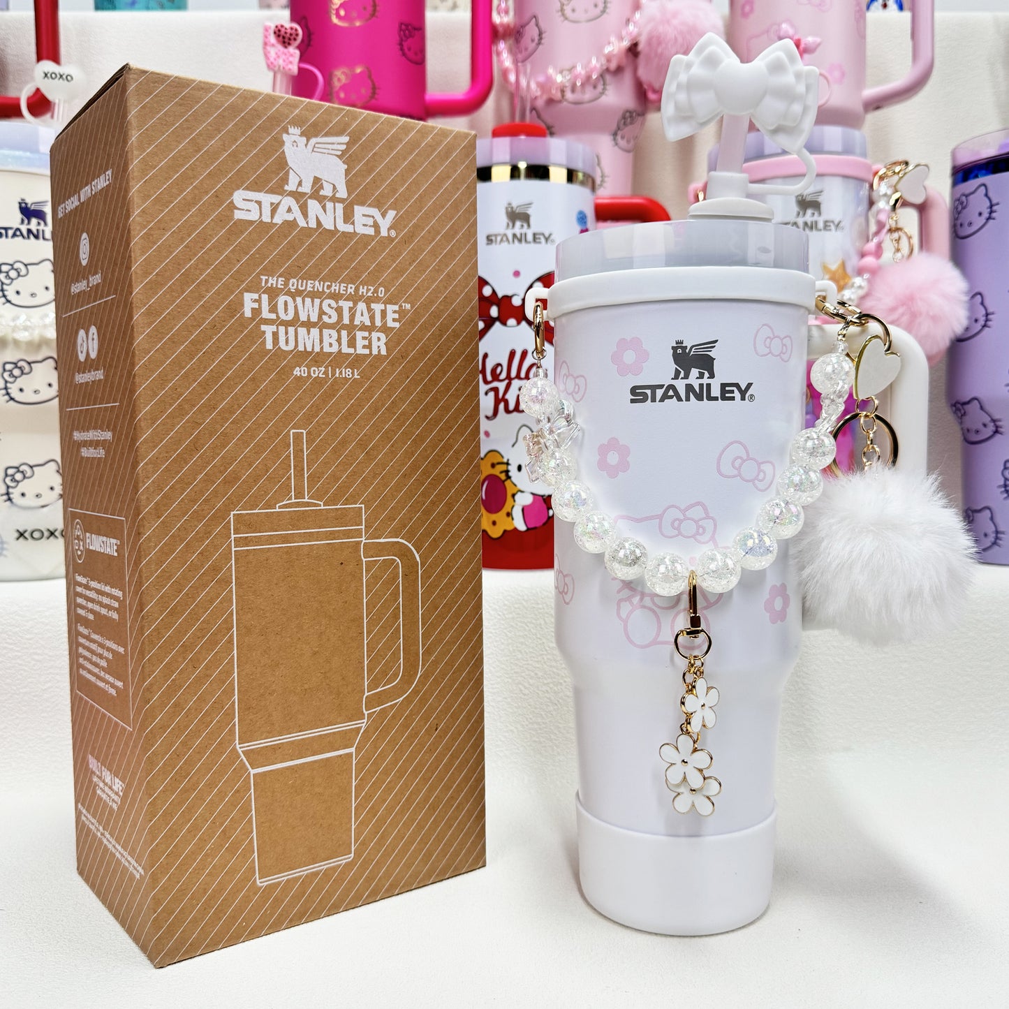 🔥40 OZ Stanley Tumbler Sanrio Hello Kitty Co-branded collection withAccessories，MixWholesale Available,Constantly Updated.